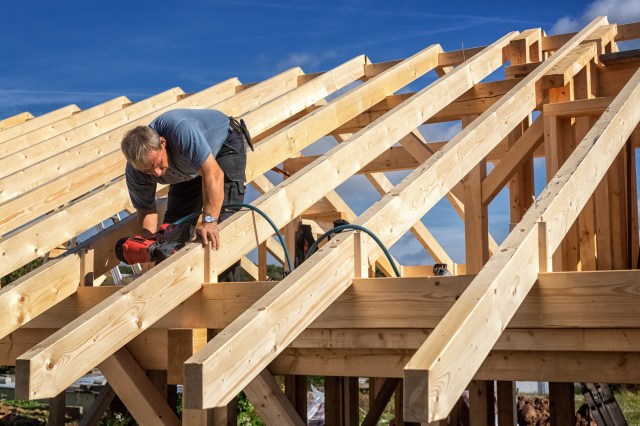 What to Look for When Hiring a Frame Carpenter in Palm Bay, FL