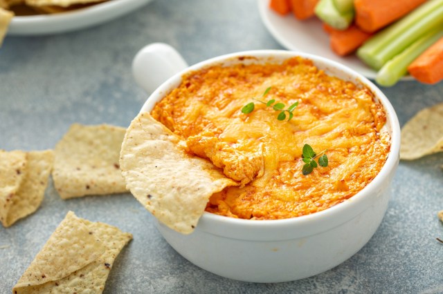 Dive into a Bowl of Irresistible Easy Buffalo Chicken Dip Made Simple